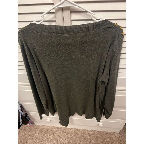 Rafaela Green Sweater with gold buttons on shoulders sharkbite hem asymmetrical - Picture 4 of 10
